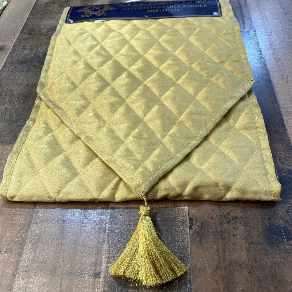 Table Runner 13